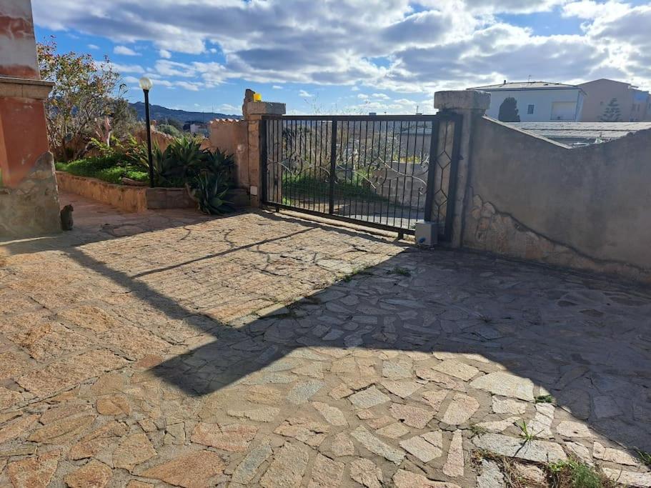 לה מדלנה Gelsi Holiday Home La Maddalena מראה חיצוני תמונה